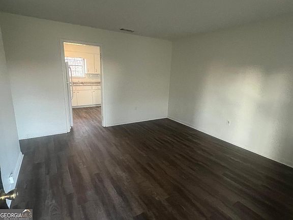 4th image of 2293 Burkhalter Rd