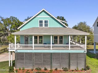 106 Barkley Dr, Pass Christian, MS 39571