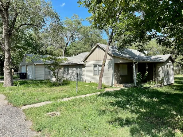 1208 W 6th Ave, El Dorado, KS 67042