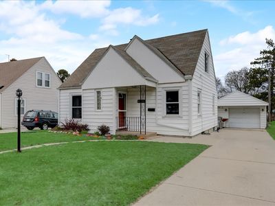 1332 E Crawford Ave, Milwaukee, WI, 53207