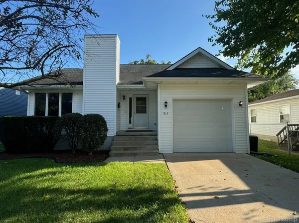 913 Jefferson St, Ypsilanti, MI 48197