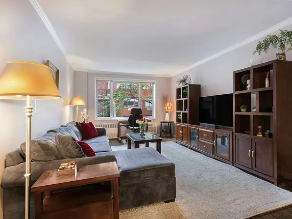 225 E 76th St APT 5-A, Manhattan, NY 10021