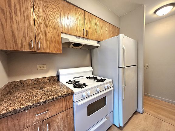 5th image of 501 E Dogwood Ln APT 202