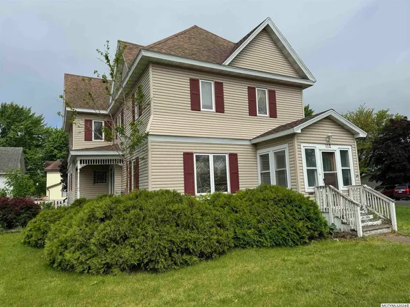 112 8th St N, Northwood, IA 50459