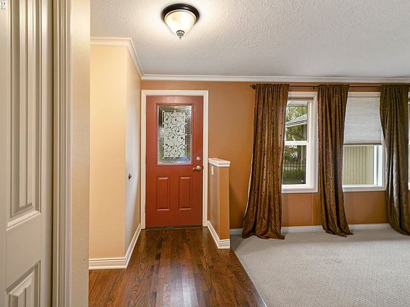 5th image of 3612 Meadow Park Loop NE