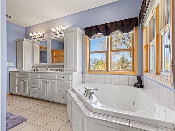 5th image of 2507 River Rd