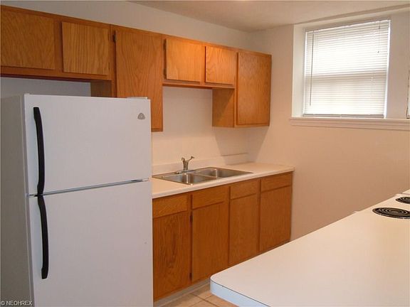 3rd image of 15700 Van Aken Blvd APT 34