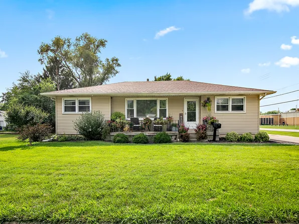 145 Church St, Manteno, IL 60950