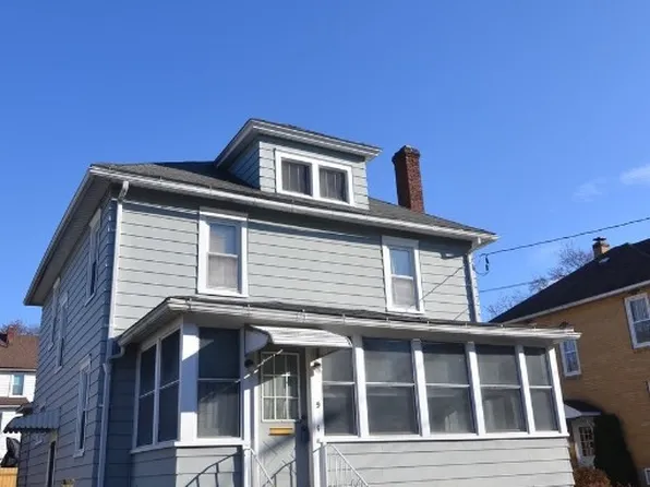 9 S Seward Ave, Endicott, NY 13760