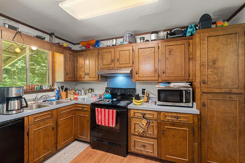 3 bed, 1363 sqft, $1,560 — Photo 2