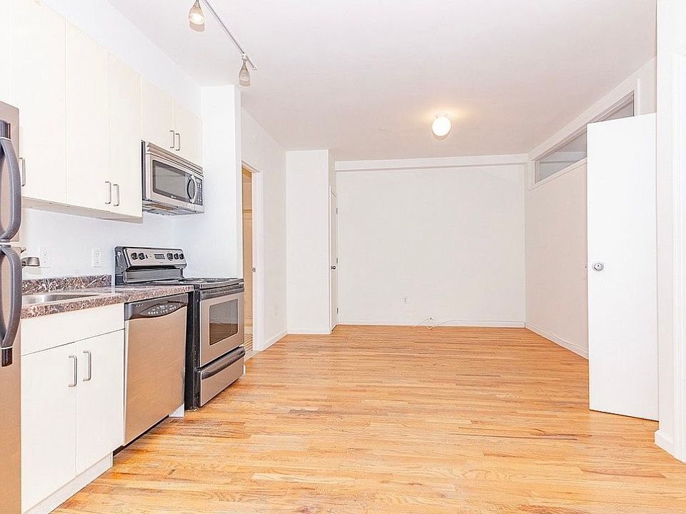 1st image of 324 Melrose St APT 2B