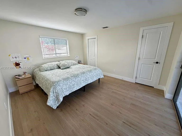 151 SE 6th Ct — Photo 6