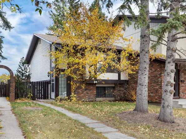 20 W Dalhousie Cres NW, Calgary, AB T3A 2H8
