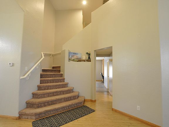5th image of 648 W Cobblestone Dr