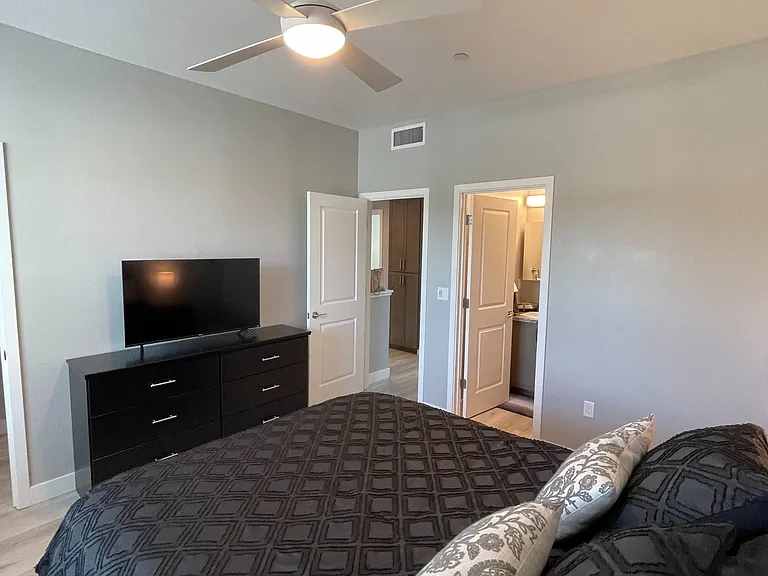 Aspen Creek Apartments — Photo 8