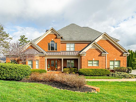2nd image of 226 Mountain Dr