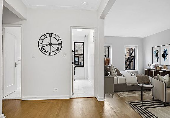 3rd image of 9 W 64th St #4E