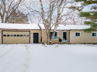 11422 Crosby Rd, Fenton, MI 48430