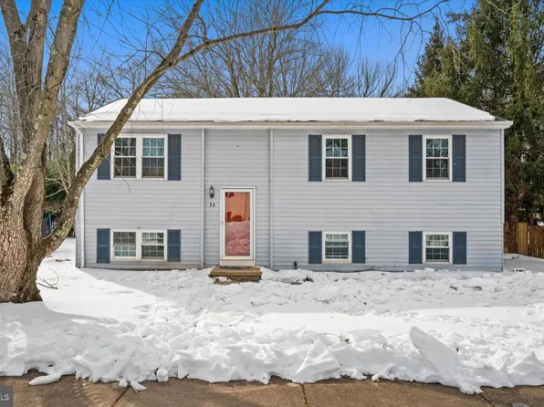 30 Julie Ln, Newark, DE 19711