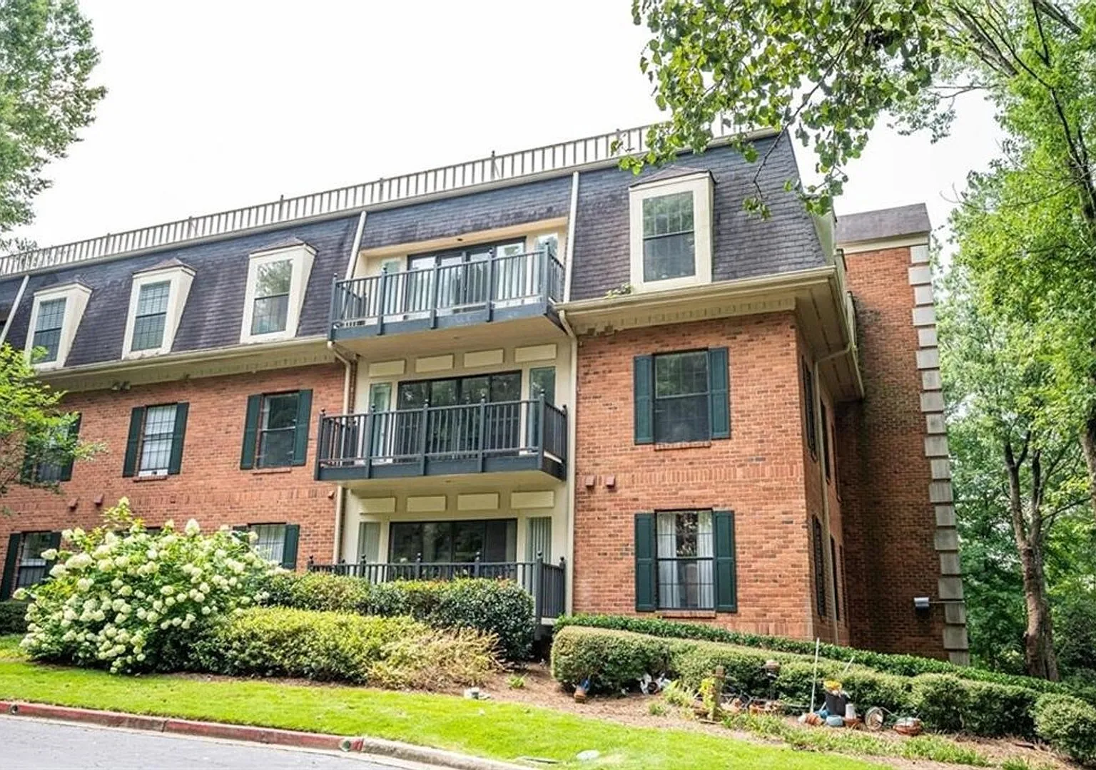 Charming 2BR Condo in Atlanta — Photo 1
