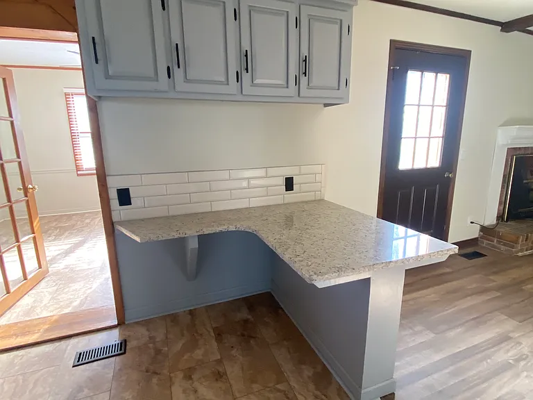 1806 E Spring St — Photo 20