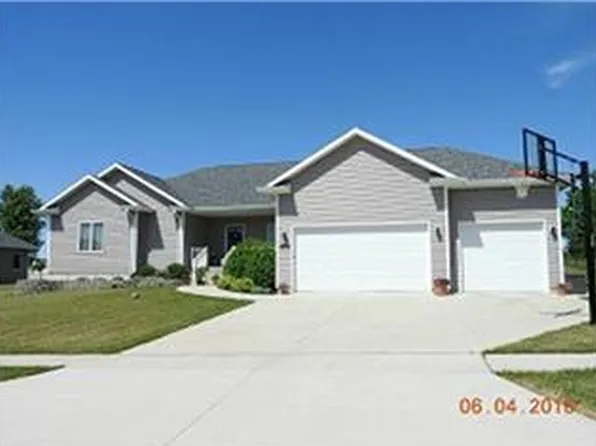 704 Joan Ter, Marshalltown, IA 50158