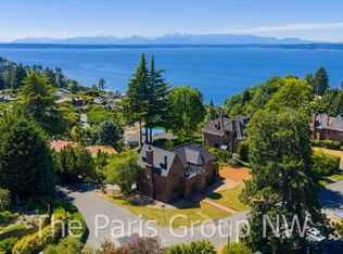 1805 NW Blue Ridge Dr, Seattle, WA 98177