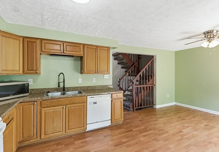 19 Hoban Ct — Photo 6