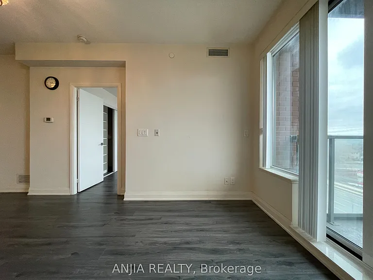 28 Uptown Dr #615 — Photo 16