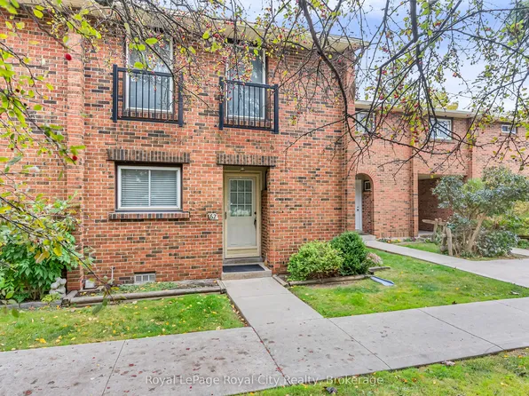 201 Silvercreek Pkwy N #62, Guelph, ON N1H 3T4