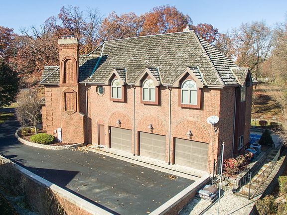 5th image of 16139 S Pin Oak Ct