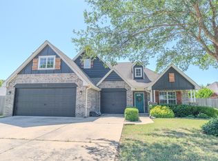 9056 E 137th St S, Bixby, OK 74008