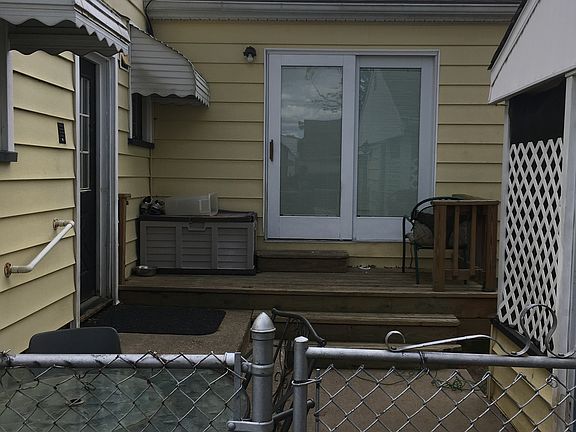 2nd image of 119 Iroquois St