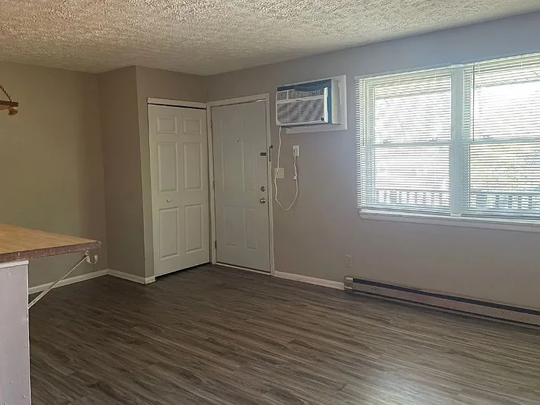 1217 Main St — Photo 9