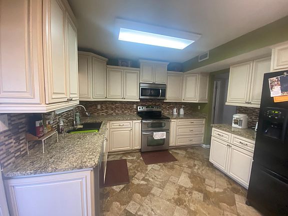 3rd image of 3414 Cold Harbor Dr