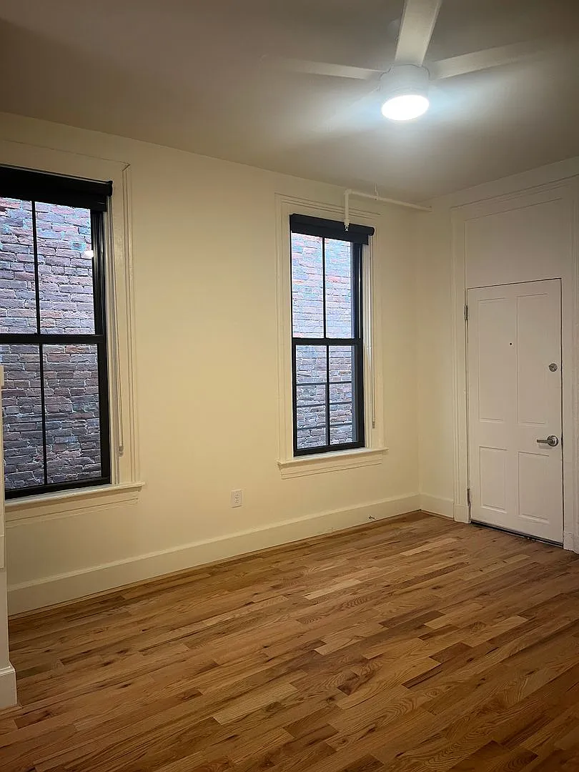 120 East 14th — Photo 4
