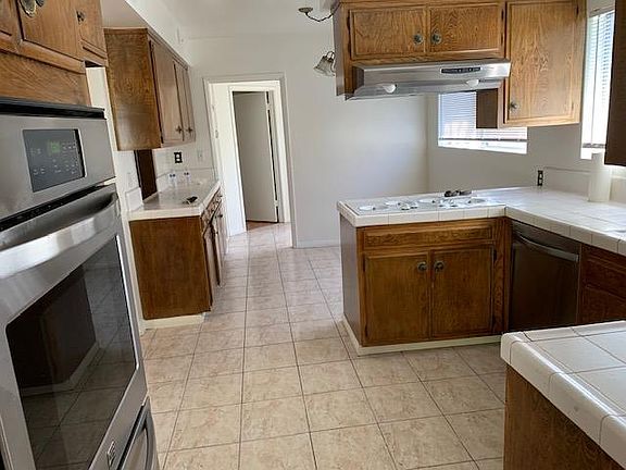 3rd image of 5233 Mecca Ave