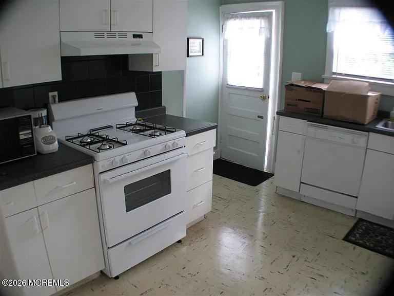 642 Morford Ave #2 — Photo 10