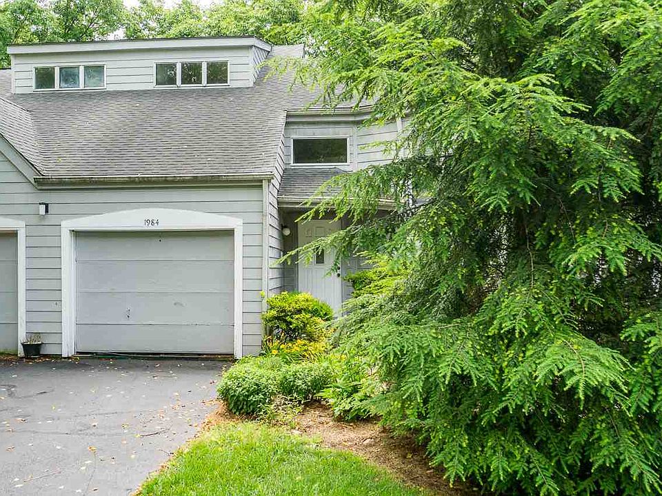 1st image of 1984 E Bay Pointe Dr #15