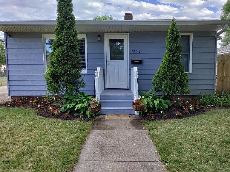 1st image of 3324 Montrose Ave