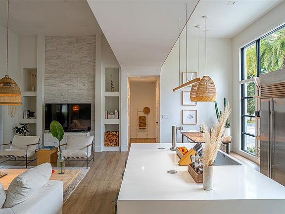 2nd image of 446 MELROSE AVENUE