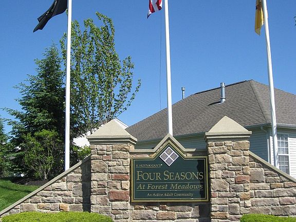 Popular Four Seasons community
