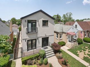 3720 N Pacific Ave, Chicago, IL