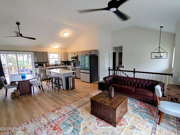 4th image of 109 Rose Ln
