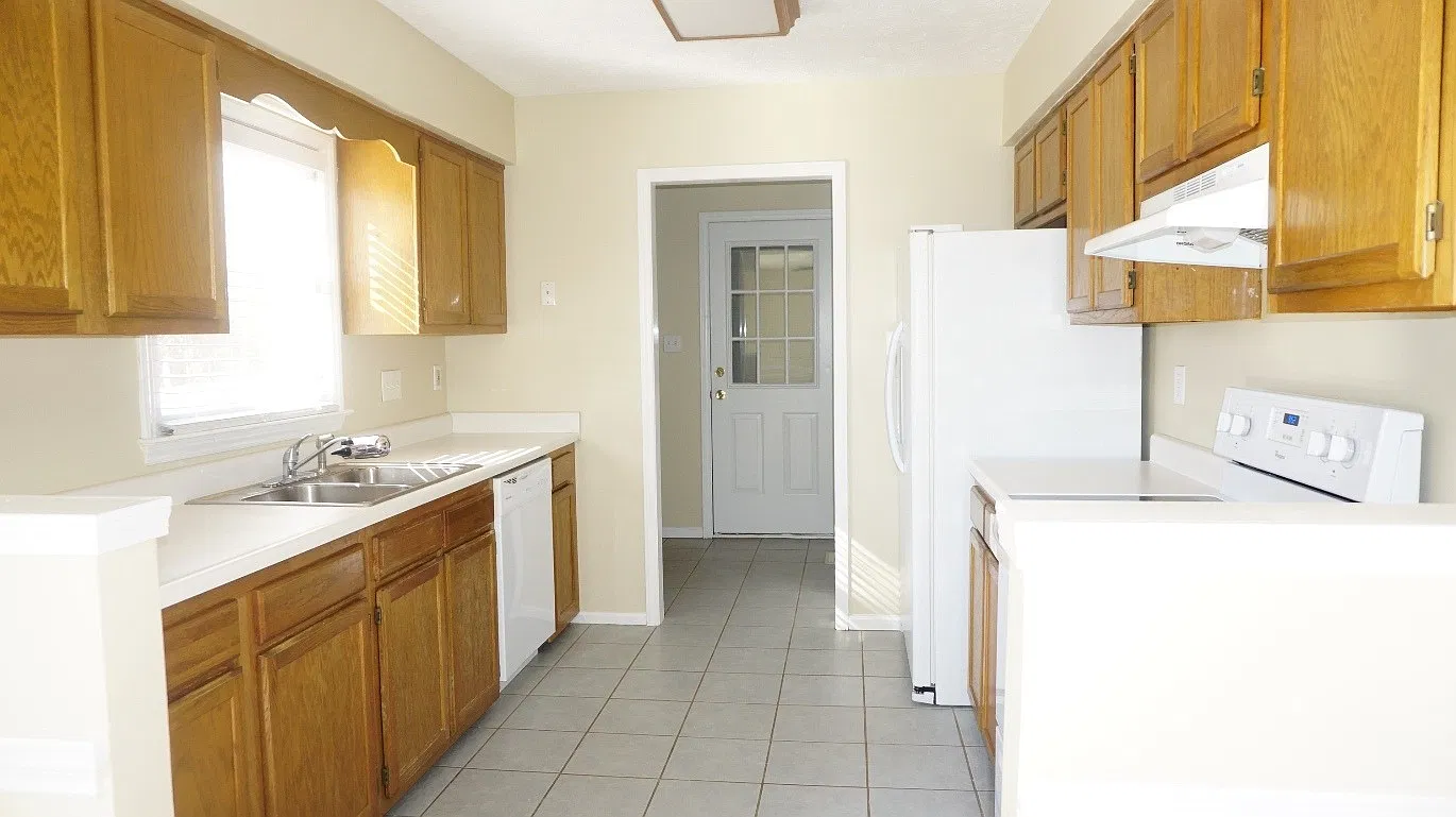 6887 Big Wood Dr ~ Cliffdale West — Photo 3