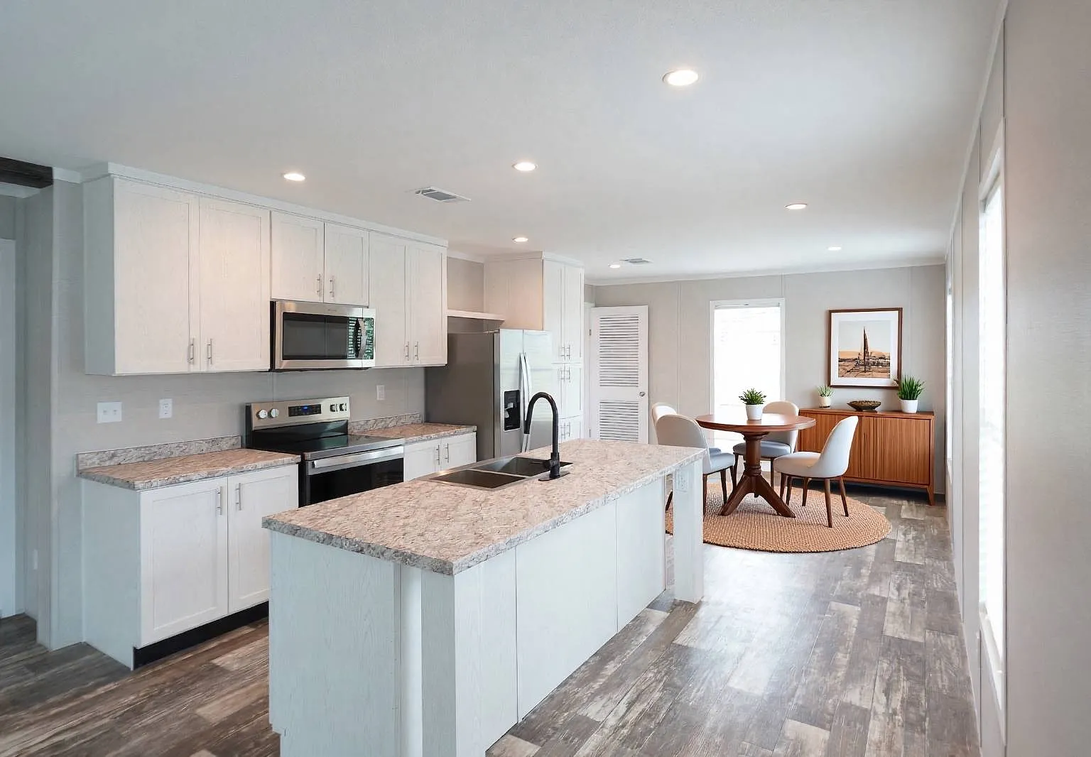 3 bed, 2.0 bath, 1456 sqft, $2,450 — Photo 1