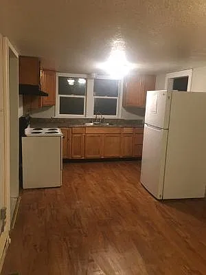 4 bed, 1700 sqft, $1,375 — Photo 2