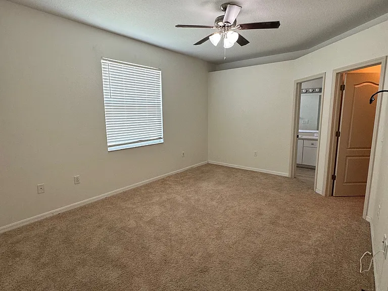 13447 Silvercreek Dr — Photo 10
