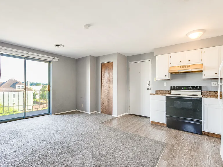 7408 Washington Ave #H — Photo 1