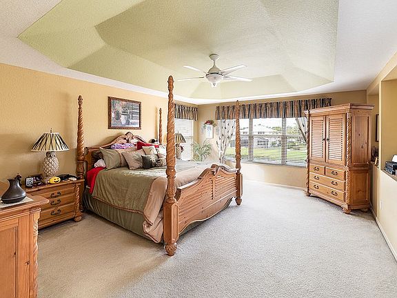 5th image of 5071 Nautica Lake Cir